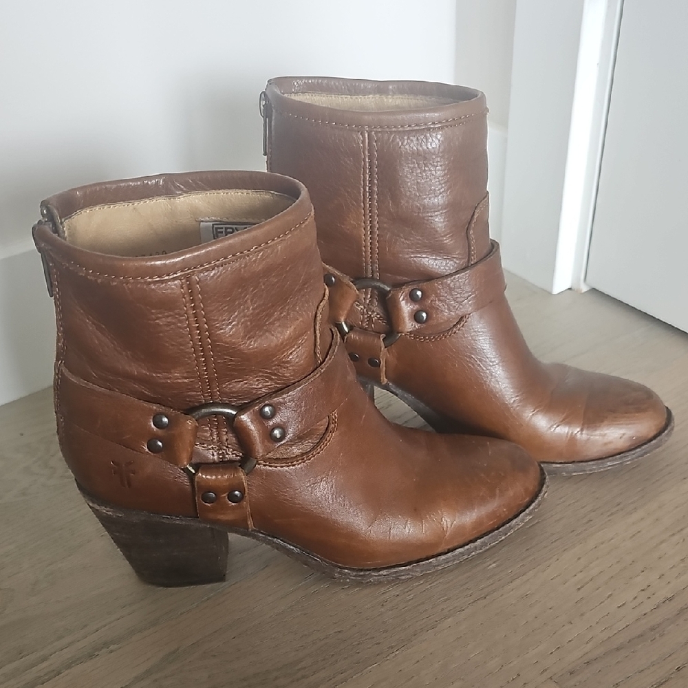 Frye Women's Tan Leather Heeled Boots